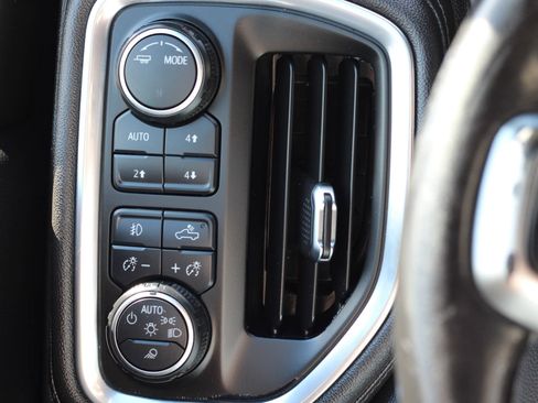 Used 2021 Chevrolet Silverado 2500 LTZ w/ LTZ Convenience Package image 20