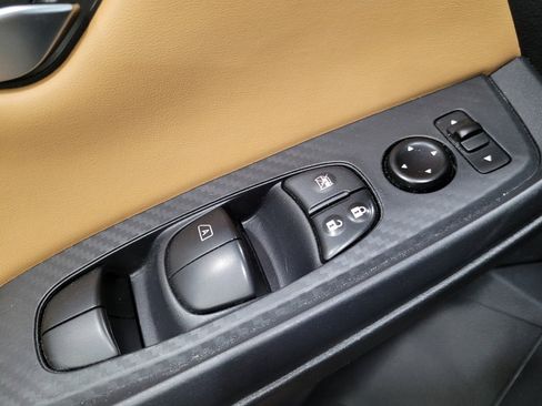 Used 2023 Nissan Sentra SV w/ SV Premium Package FWD image 27