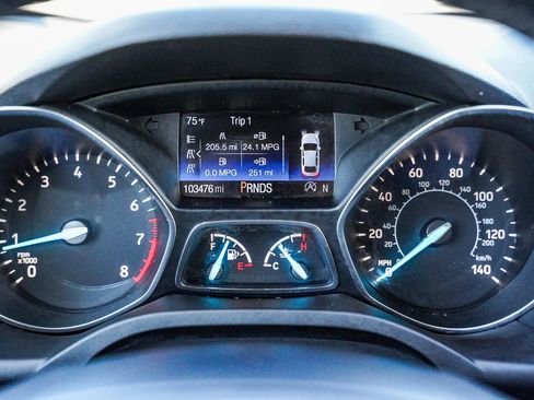 Used 2019 Ford Escape SE image 24