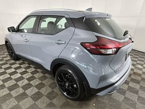 Used 2023 Nissan Kicks SV FWD image 4