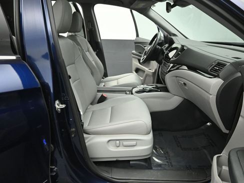 Used 2020 Honda Pilot Touring image 31