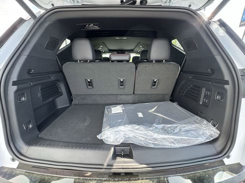 New 2026 Chevrolet Traverse RS image 25