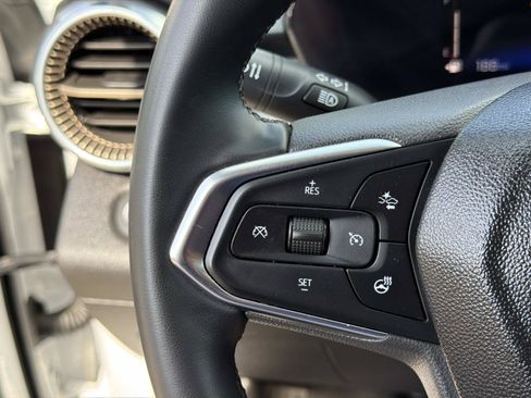 Used 2024 Chevrolet Trax ACTIV w/ Sunroof Package FWD image 20
