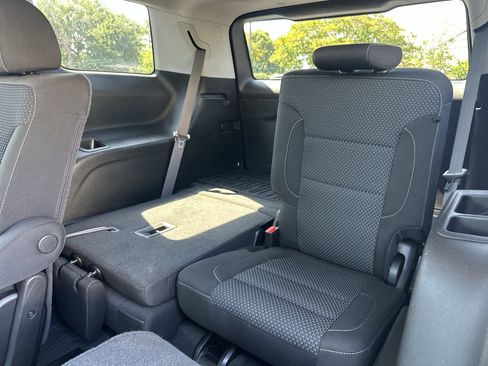Used 2023 GMC Acadia SLE FWD image 32