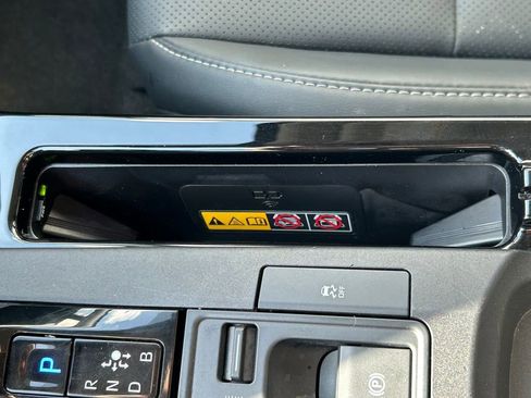 Used 2025 Toyota Prius XLE FWD image 29