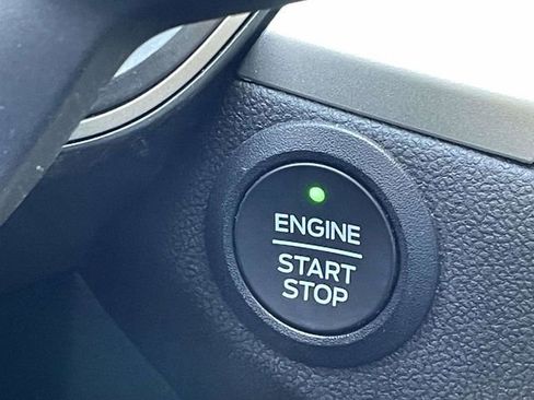 Certified 2022 Ford Escape SE w/ SE Sport Appearance Package FWD image 17