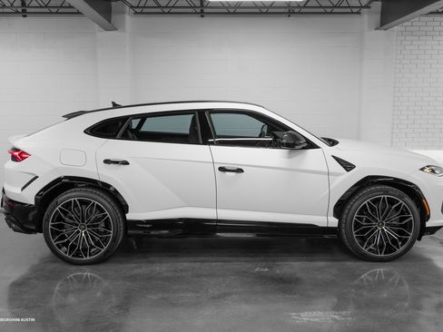 Used 2025 Lamborghini Urus SE image 18