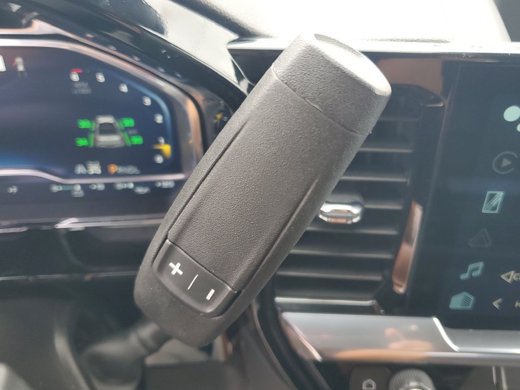 Used 2023 Chevrolet Silverado 1500 LT AWD/4WD image 19