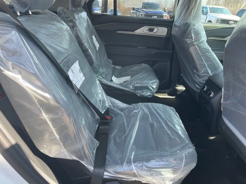 New 2026 Ford Explorer Active w/ Active Comfort Package AWD/4WD image 16