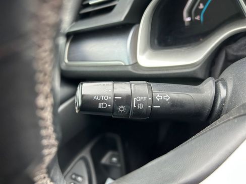 Used 2018 Honda Civic Touring image 22