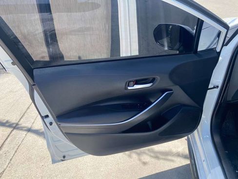 Used 2020 Toyota Corolla SE w/ SE Premium Package FWD image 25
