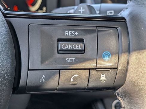 Used 2021 Nissan Rogue Platinum FWD image 15