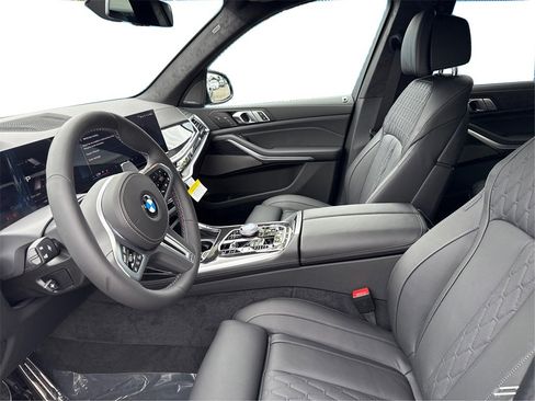 New 2026 BMW X7 M60i w/ Executive Package image 9