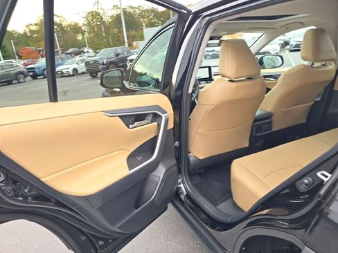 Certified 2025 Toyota RAV4 XLE Premium image 33