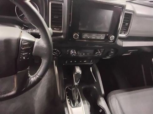 Used 2023 Nissan Frontier SV w/ SV Convenience Package image 11
