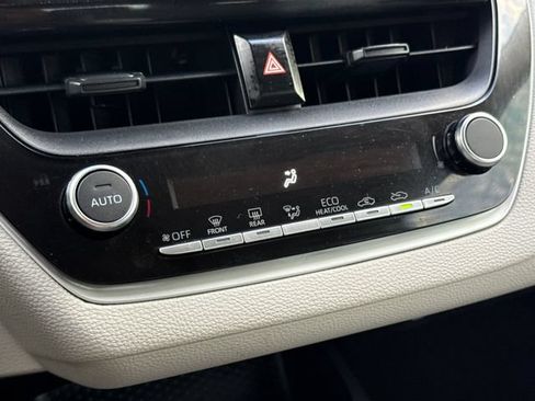 Used 2024 Toyota Corolla LE FWD image 25