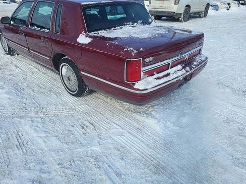 Used 1997 Lincoln Town Car Signature image 3