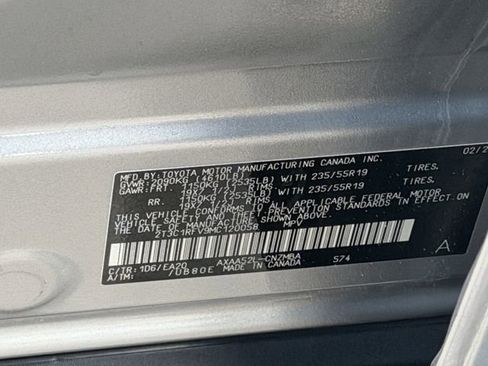 Used 2021 Toyota RAV4 XLE Premium FWD image 27