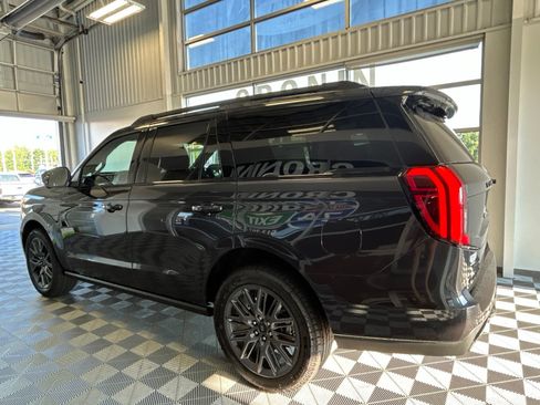 New 2027 Ford Expedition Platinum w/ Stealth Appearance Package AWD/4WD image 4