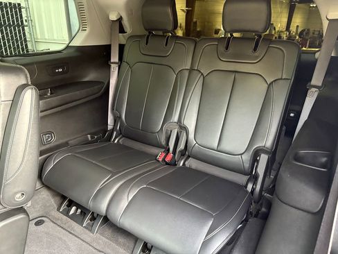 Used 2022 Jeep Grand Cherokee L Limited image 28