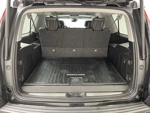 Used 2019 Cadillac Escalade ESV Premium Luxury image 36