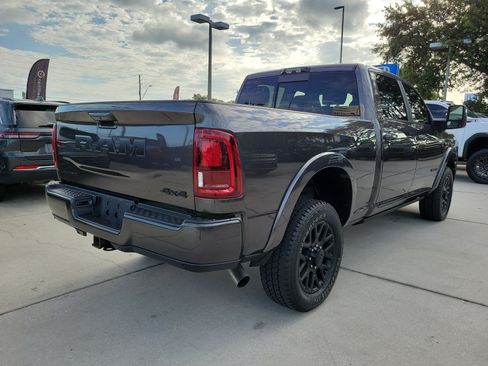 Used 2025 RAM 2500 Limited AWD/4WD image 3