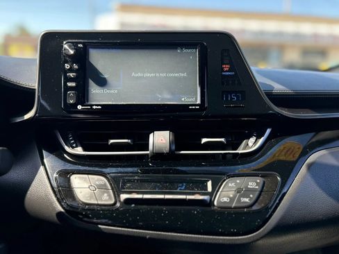 Used 2018 Toyota C-HR XLE FWD image 20