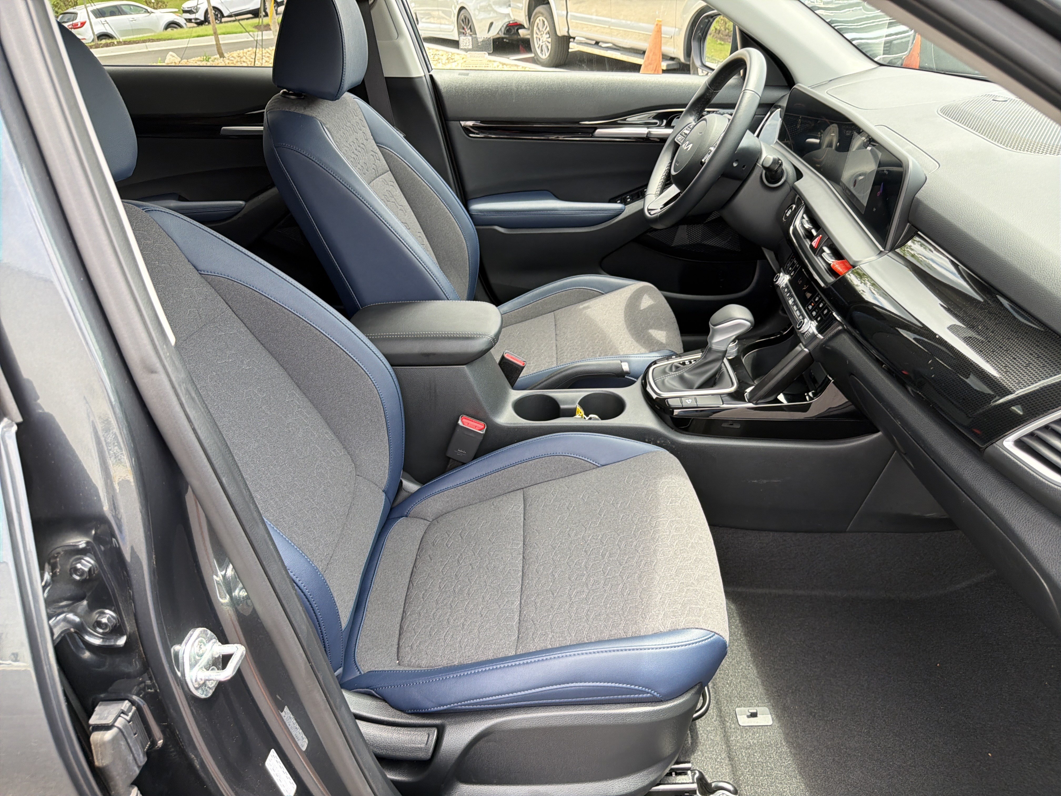 Certified 2025 Kia Seltos S FWD image 13