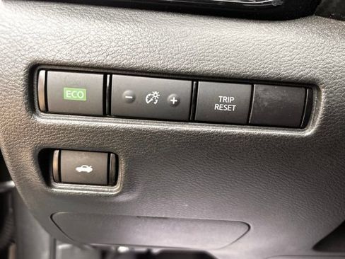 Used 2020 Nissan Sentra SV FWD image 19
