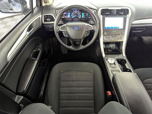 Used 2020 Ford Fusion SE image 14