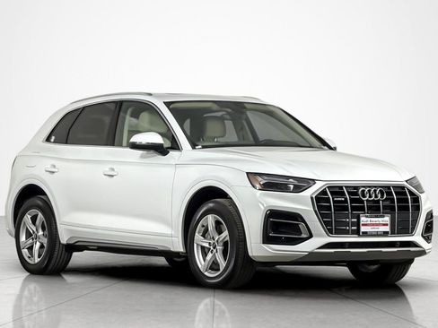 Used 2023 Audi Q5 2.0T Premium w/ Convenience Package AWD/4WD image 7