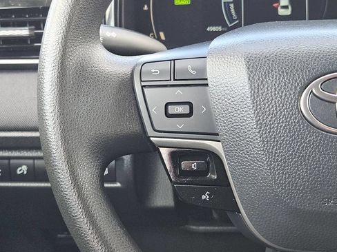 Used 2025 Toyota Camry LE FWD image 24