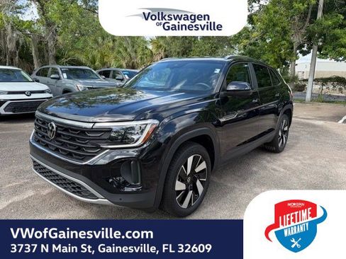 Certified 2025 Volkswagen Atlas Cross Sport SE AWD/4WD image 3