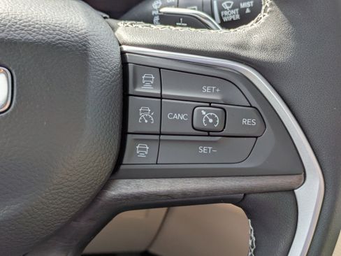 New 2025 Jeep Grand Cherokee L Limited image 18