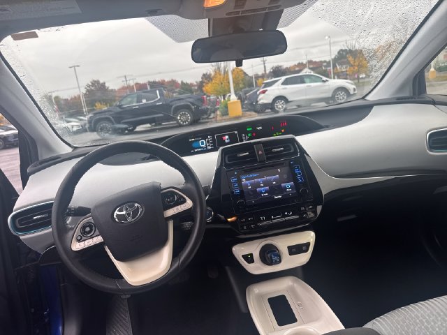 Used 2017 Toyota Prius Three w/ Advanced Technology Package FWD image 15