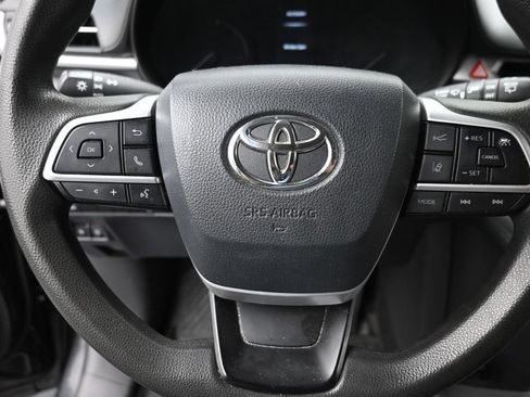 Used 2021 Toyota Sienna LE FWD image 19