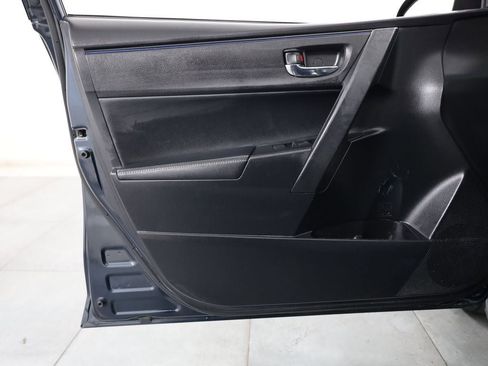 Used 2017 Toyota Corolla SE image 20