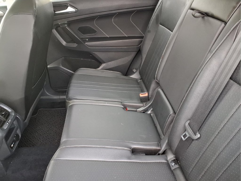 Used 2022 Volkswagen Tiguan SE FWD image 12