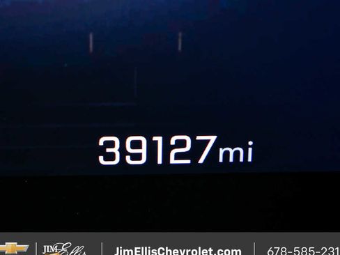 Used 2025 Chevrolet Traverse LT image 8