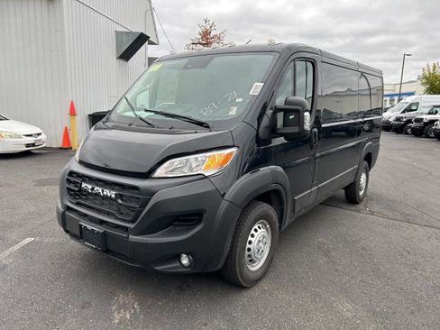 New 2026 RAM ProMaster 2500 w/ Convenience Group FWD image 7