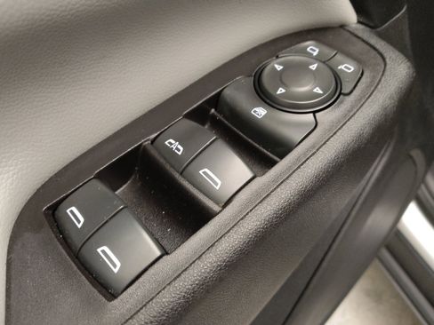 Used 2020 Chevrolet Equinox LS w/ LS Convenience Package image 27