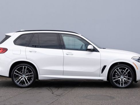 Used 2022 BMW X5 sDrive40i w/ M Sport Package image 32
