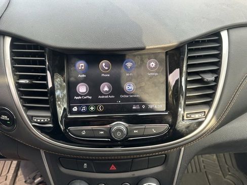 Used 2020 Chevrolet Trax LT w/ LT Convenience Package image 19