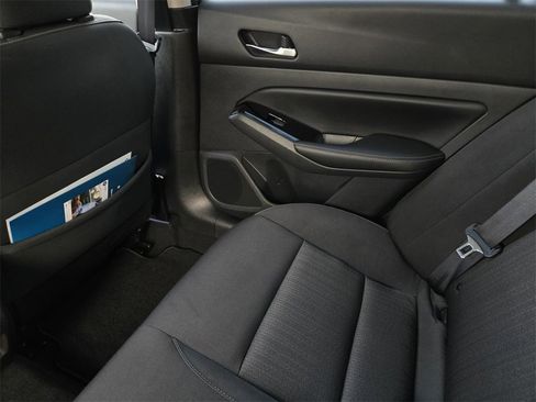 Used 2022 Nissan Altima 2.5 SV w/ SV Premium Package image 13