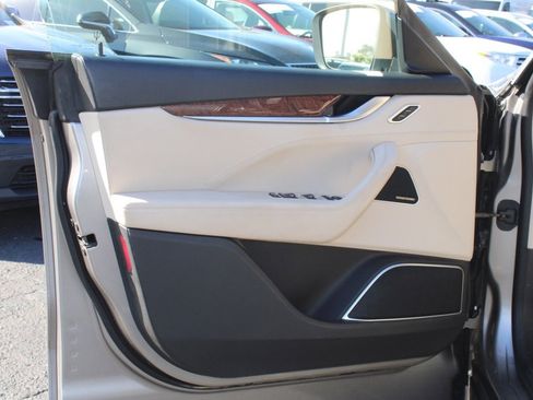 Used 2017 Maserati Levante S image 18