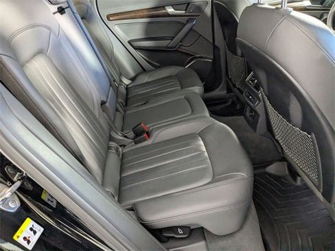 Used 2019 Audi Q5 2.0T Premium image 32