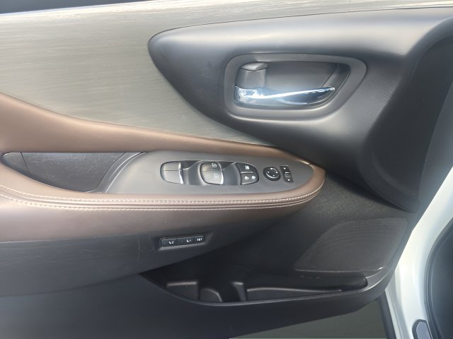 Used 2017 Nissan Murano SL w/ SL Technology Package AWD/4WD image 11