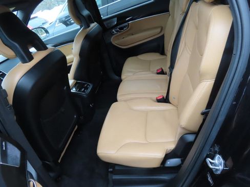 Used 2018 Volvo XC90 T6 Momentum w/ Convenience Package image 10