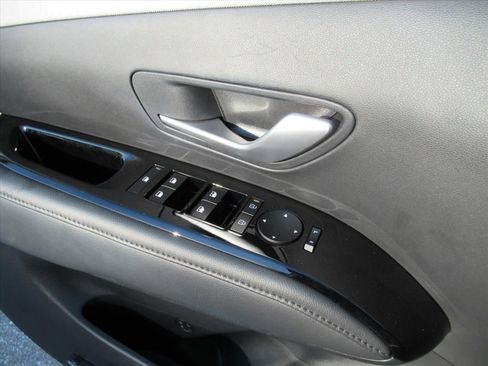 Used 2025 Hyundai Santa Cruz Limited image 19