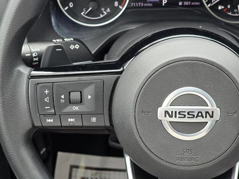 Used 2021 Nissan Rogue SV FWD image 15